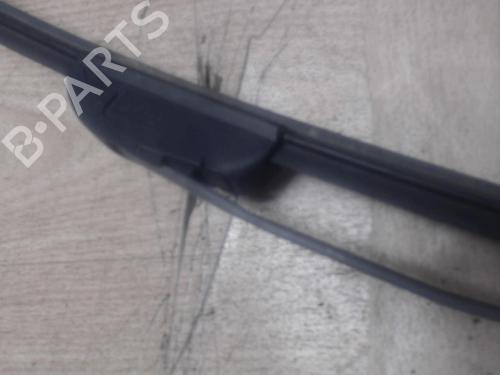 Used Front windshield wiper arm TOYOTA YARIS (_P1_) 1.4 D-4D (NLP10_, NLP10R) (75 hp) 28797013