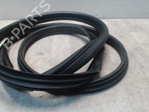 Used Rubber door seal OPEL ASTRA H (A04) 1.7 CDTI (L48) (80 hp) 27581894
