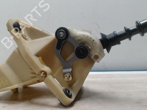 Used Gear lever HYUNDAI TUCSON (JM) 2.0 CRDi (136 hp) 25418869