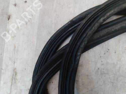 Used Rubber door seal AUDI A4 B6 (8E2) 1.9 TDI (130 hp) 31221819