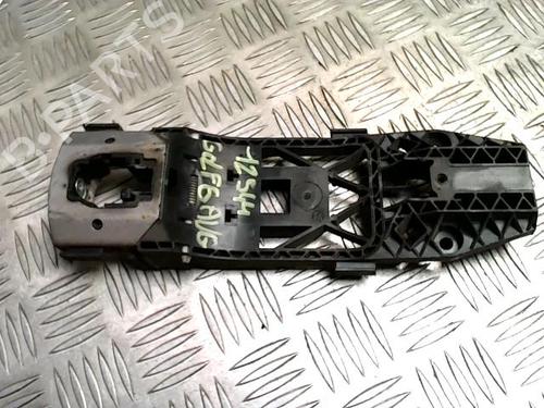 Used Front left exterior door handle Front left exterior door handle VW GOLF VI (5K1) 1.6 TDI (105 hp) 35777511 35777511