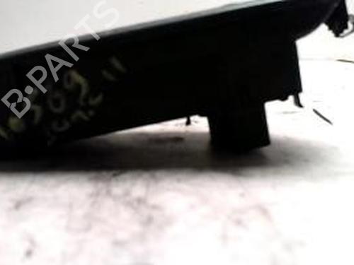 Used Left front window switch RENAULT SCÉNIC II (JM0/1_) 1.5 dCi (JM02, JM13) (101 hp) 25428486