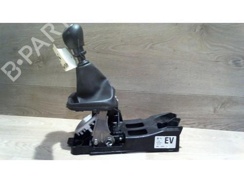 Used Gear lever RENAULT MEGANE III Hatchback (BZ0/1_, B3_) 1.9 dCi (BZ0N, BZ0J) (131 hp) 25401972