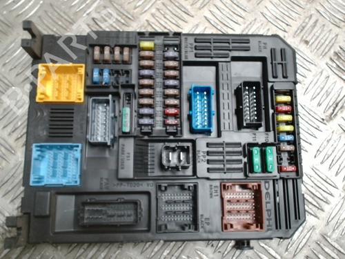 Used Fuse box Fuse box 37030585 37030585