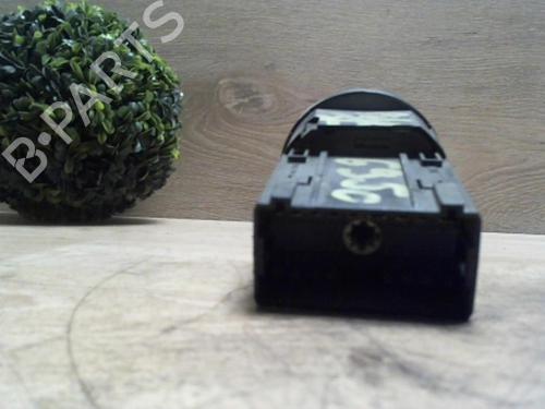 Used Headlight switch VW POLO IV (9N_, 9A_) 1.4 TDI (75 hp) 31233760