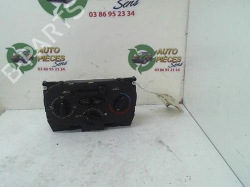 AC-Styringsenhed/Manøvreenhed PEUGEOT 206 Hatchback (2A/C) 1.1 i (60 hp) 25401288