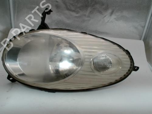 Used Right headlight NISSAN MICRA III (K12) 1.2 16V (65 hp) 31236716