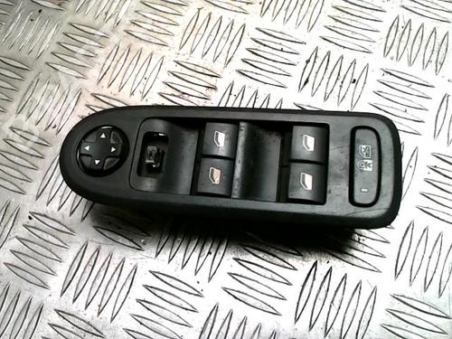 Mando elevalunas delantero izquierdo Mando elevalunas delantero izquierdo PEUGEOT 508 I (8D_) 1.6 THP (156 hp) 36004321 36004321