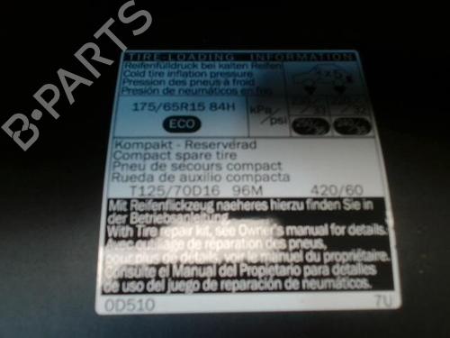 Used Glove box TOYOTA YARIS (_P13_) 1.4 D (NLP130_, NLP130) (90 hp) 27671595
