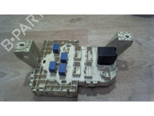 Used Fuse box OPEL AGILA B (H08) 1.0 (F68) (65 hp) 25386108