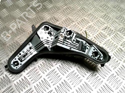 Éclairage de plaque d'immatriculation PEUGEOT 207 (WA_, WC_) 1.4 HDi (68 hp) 33116334