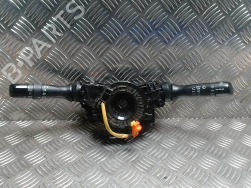 Used Steering column stalk TOYOTA YARIS (_P9_) 1.4 D-4D (NLP90_, NLP90R) (90 hp) 31257382