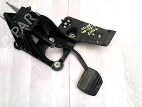 Used Break pedal RENAULT LAGUNA II (BG0/1_) 1.9 dCi (BG08, BG0G) (120 hp) 25423375