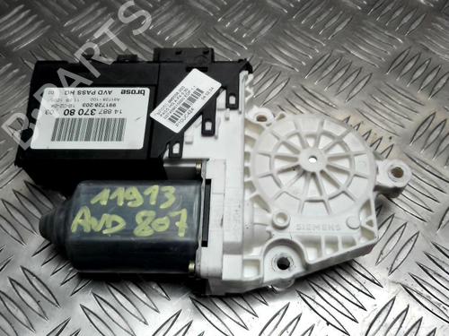 Moteur de lève-vitre avant droit PEUGEOT 807 (EB_) 2.2 HDi (128 hp) 26179824