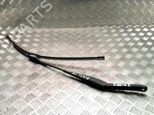 Used Front windshield wiper arm FORD FIESTA VI (CB1, CCN) 1.4 TDCi (68 hp) 31969928