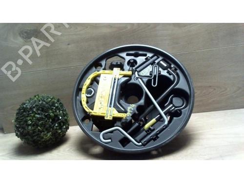 Jack Kit RENAULT CLIO II (BB_, CB_) 1.2 16V (BB05, BB0W, BB11, BB27, BB2T, BB2U, BB2V, CB05,... | BP25409047C119 