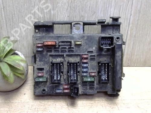Used Fuse box RENAULT LAGUNA II (BG0/1_) 2.2 dCi (BG0F) (150 hp) 25411512