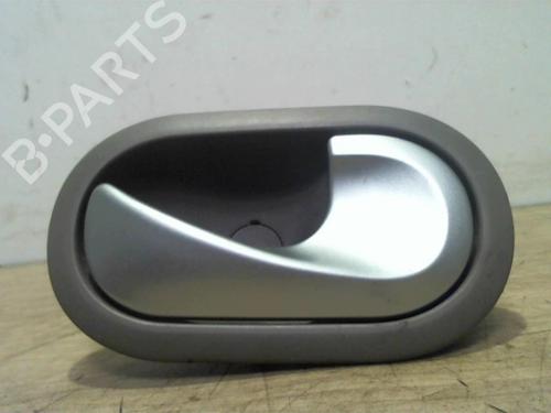 Høyre foran invendig håndtak RENAULT KANGOO / GRAND KANGOO II (KW0/1_) 1.5 dCi 85 (KW0K, KW0L, KW0B) (86 hp) 25387946