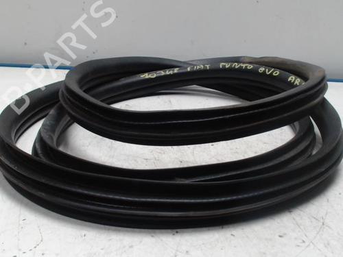 Used Rubber door seal FIAT PUNTO EVO (199_) 1.2 (65 hp) 28602057