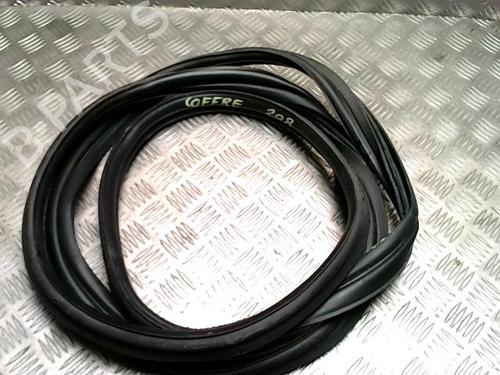 Gummiliste PEUGEOT 208 I (CA_, CC_) 1.6 HDi (92 hp) 31332354