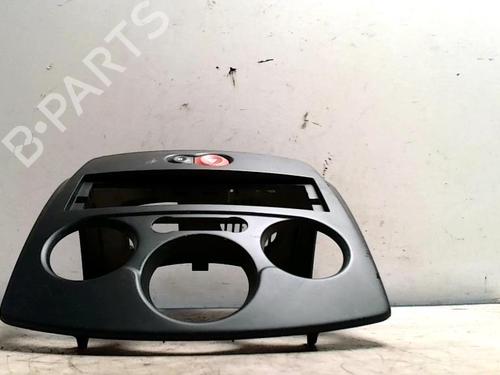 Used Middle console RENAULT CLIO III (BR0/1, CR0/1) 1.2 16V (BR02, BR0J, BR11, CR02, CR0J, CR11) (75 hp) 25424537