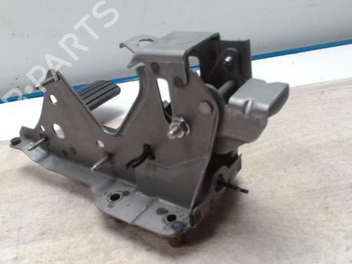 Used Break pedal RENAULT CLIO III (BR0/1, CR0/1) 1.6 16V (BR05, BR0B, BR0Y, BR15, BR1J, BR1M, BR1Y, CR0B,... (112 hp) 25422272