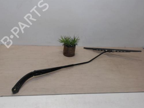 Used Front windshield wiper arm DACIA DOKKER MPV (KE_) 1.2 TCe (KEM0, KEAY) (115 hp) 25390827