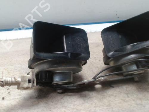 Used Horn RENAULT CLIO III (BR0/1, CR0/1) 1.6 16V (BR05, BR0B, BR0Y, BR15, BR1J, BR1M, BR1Y, CR0B,... (112 hp) 28095000