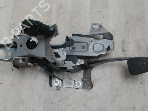 Used Clutch pedal FORD FIESTA VI (CB1, CCN) 1.25 (82 hp) 31236272