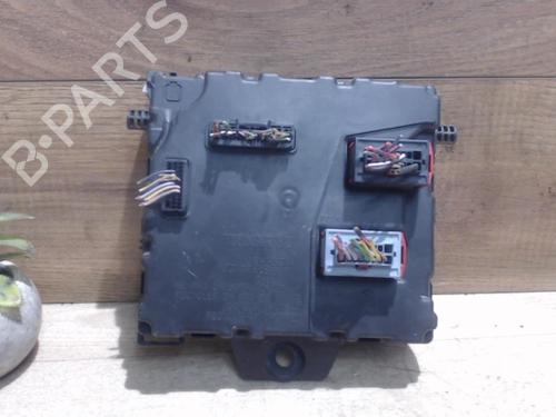 Used Fuse box RENAULT KANGOO Express (FW0/1_) 1.6 16V (FW03, FW09, FW0D, FW0U, FW0W, FW13) (106 hp) 25384289