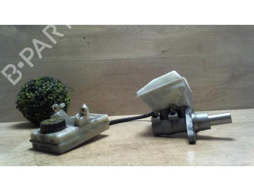 Used Brake master cylinder PEUGEOT 5008 (0U_, 0E_) 1.6 HDi (110 hp) 25416035