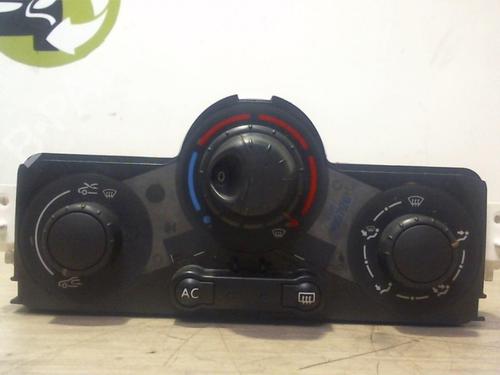 AC Styreenhet / Manøvreringsenhet RENAULT SCÉNIC II (JM0/1_) 1.5 dCi (JM0F) (82 hp) 25389602