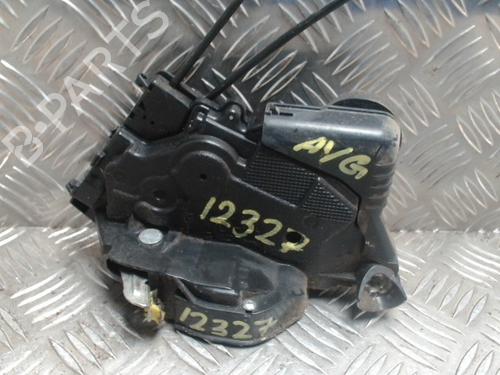 Used Front left lock TOYOTA YARIS (_P9_) 1.4 D-4D (NLP90_, NLP90R) (90 hp) 31257420