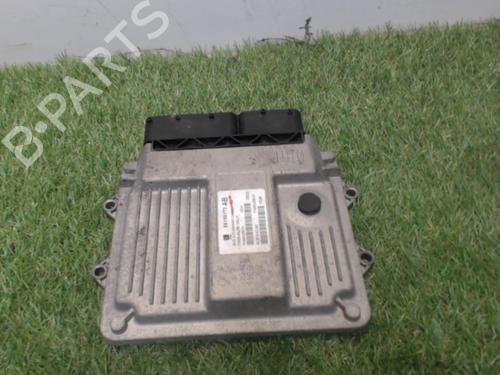 Used Engine control unit (ECU) SUZUKI SWIFT III (MZ, EZ) 1.3 DDiS (RS413D) (69 hp) 25390192
