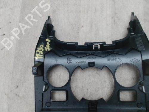 Middenconsole PEUGEOT 5008 (0U_, 0E_) 1.6 HDi (112 hp) 31229060