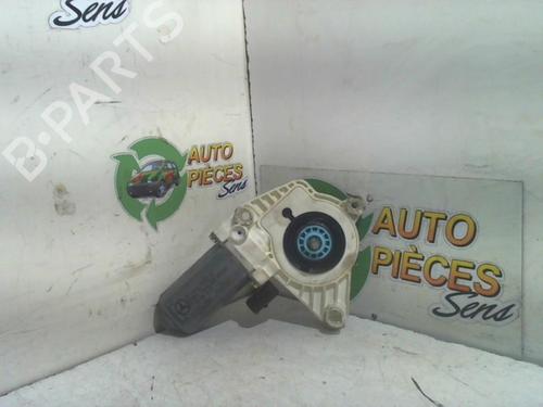 Used Right front window motor MERCEDES-BENZ A-CLASS (W169) A 200 CDI (169.008, 169.308) (140 hp) 25399437