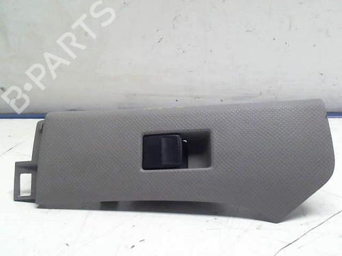 Used Right front window switch TOYOTA YARIS (_P9_) 1.4 D-4D (NLP90_, NLP90R) (90 hp) 25417726