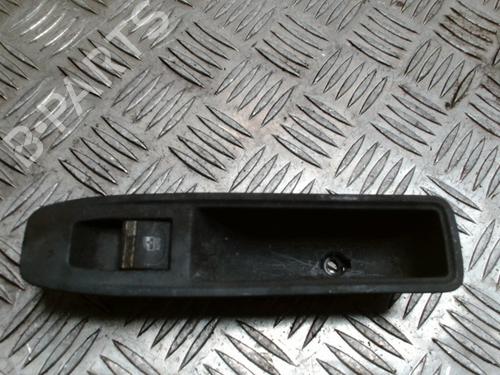 Pulsantiera posteriore destra Pulsantiera posteriore destra RENAULT CAPTUR II (HF_) E-TECH 145 (HFMU) (143 hp) 34724228 34724228