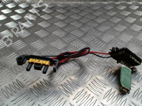 Used Heater resistor RENAULT TWINGO II (CN0_) 1.5 dCi (CN0E) (64 hp) 25899874