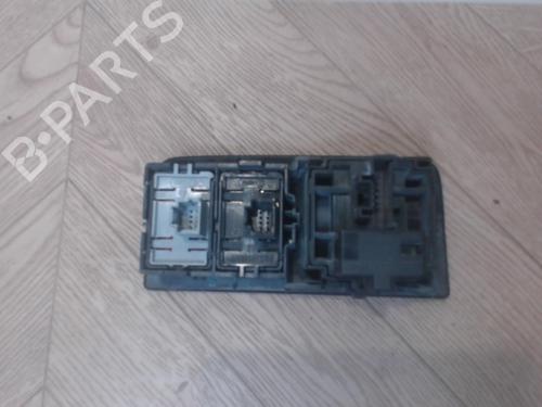 Used Switch RENAULT SCÉNIC III (JZ0/1_) 1.6 dCi (JZ00, JZ12) (130 hp) 25389052