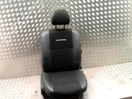 Sedile anteriore destro DACIA SANDERO 1.5 dCi (88 hp) 32215258