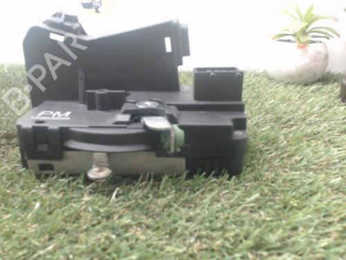 Used Tailgate lock OPEL CORSA C (X01) 1.8 (F08, F68) (125 hp) 30665434