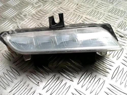 Used Right daytime light Right daytime light 37089849 37089849
