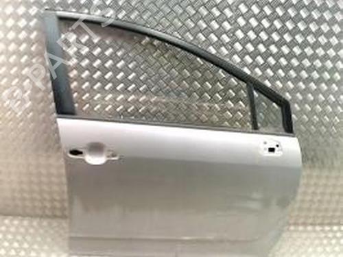 Used Right front door TOYOTA COROLLA Verso (ZER_, ZZE12_, R1_) 2.2 D-4D (AUR10_, AUR10R) (136 hp) 25796671