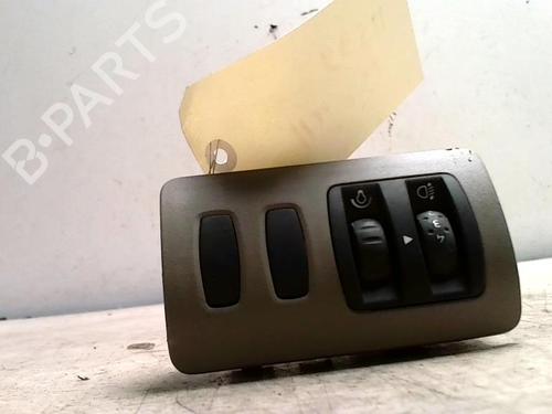 Used Switch RENAULT CLIO III (BR0/1, CR0/1) 1.2 16V (BR02, BR0J, BR11, CR02, CR0J, CR11) (75 hp) 25424366