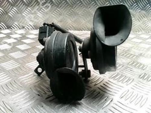 Used Horn VW POLO IV (9N_, 9A_) 1.4 16V (75 hp) 26179829