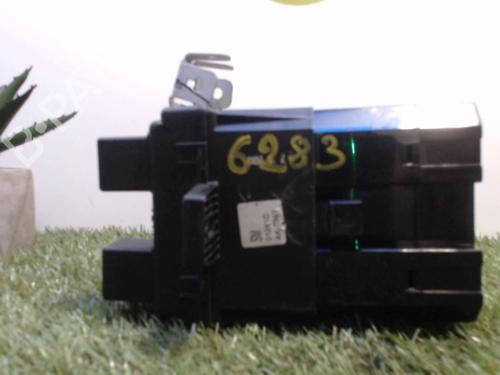 Used Fuse box HYUNDAI SANTA FÉ I (SM) 2.0 CRDi (113 hp) 25395906