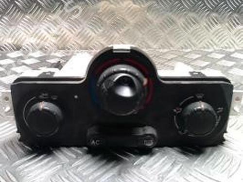 Airco bedieningspaneel RENAULT MEGANE II (BM0/1_, CM0/1_) 1.5 dCi (BM0F, BM0T, BM2B, CM0F, CM0T) (82 hp) 25841164