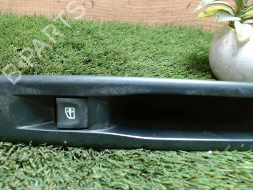 Used Switch RENAULT MEGANE III Hatchback (BZ0/1_, B3_) 1.5 dCi (BZ09, BZ0D, BZ1W, BZ29, BZ14) (110 hp) 29167640