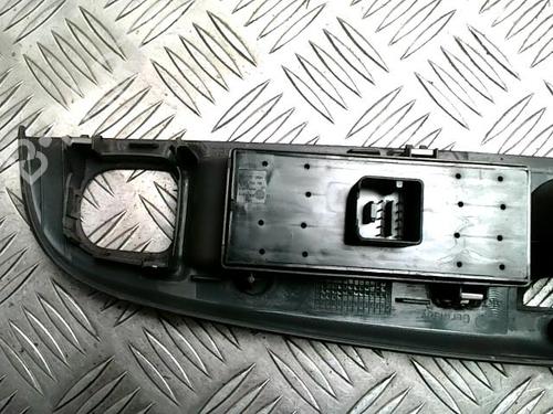 Left front window switch VW GOLF V (1K1) 1.9 TDI | BP39641762I27 - Image 5